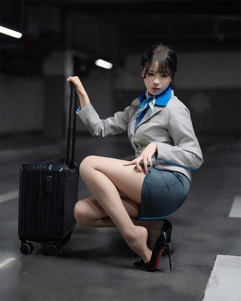 轩萧学姐 - 生日作 空姐黑丝+灰丝[140P/2V/7.77G](1