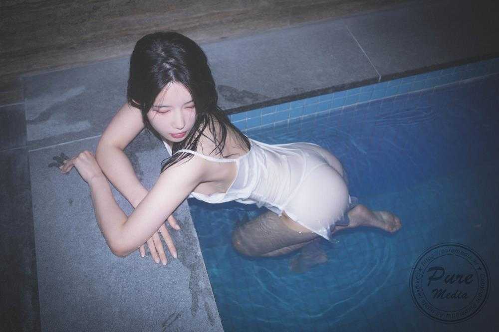 Vol.239 Yeha (예하) [158P/280M] 4