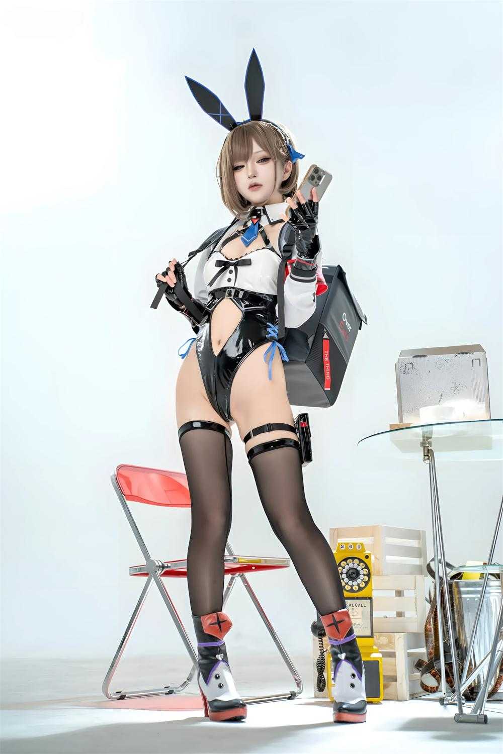 矢量鱼 - 外卖兔女郎·小葵 [40P/190M] 1